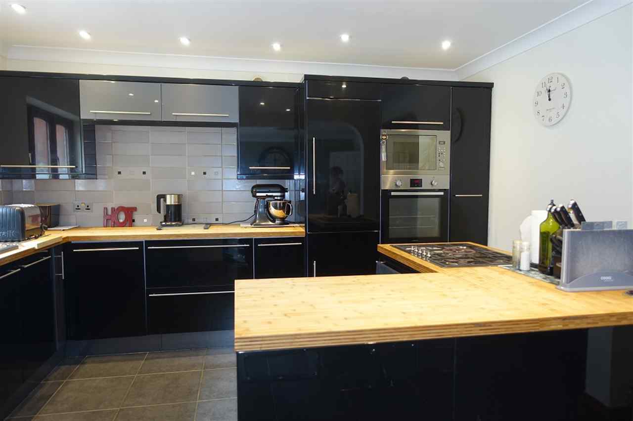 resized-2349823-AAVW KITCHEN B.jpg